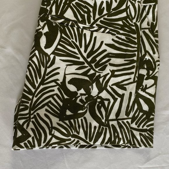 Green Patterned Shorts - Picture 4 of 4